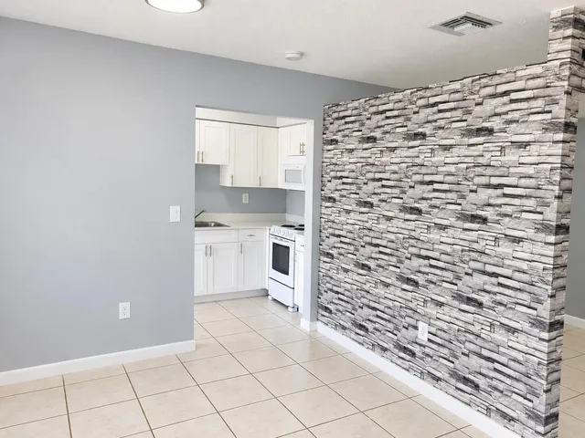 2-bedroom rental at 7221 Venetian Street #11, Miramar