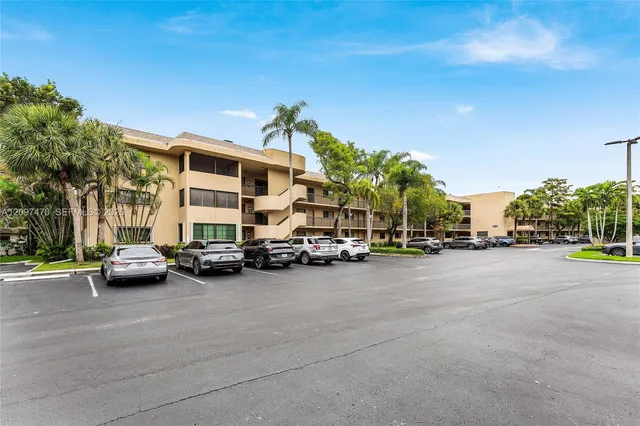 2-bedroom home at 7737 NW 79th Avenue #206, Tamarac