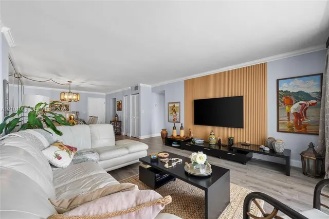 2-bedroom home at 1849 S Ocean Drive #1112, Hallandale Beach