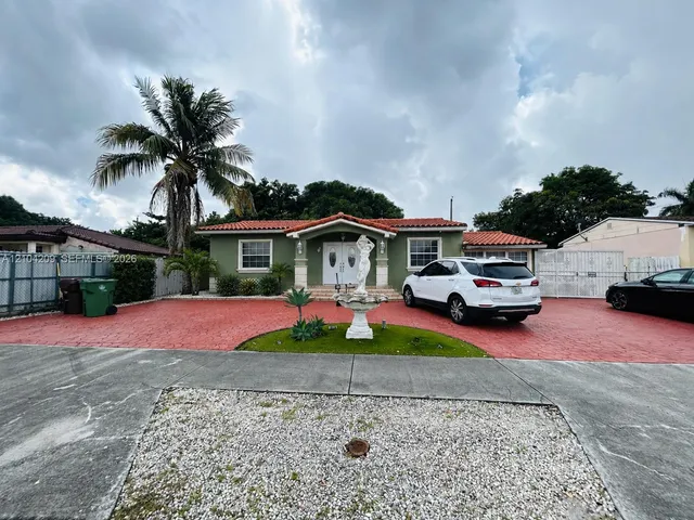 4-bedroom home at 160 W 53rd Terrace, Hialeah