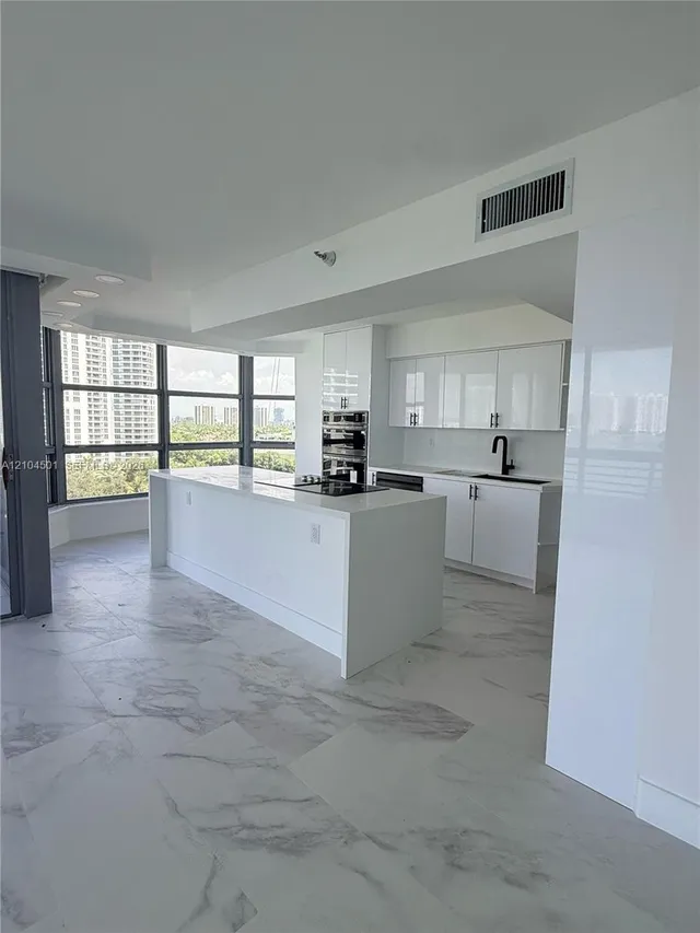 2-bedroom home at 19101 NE 36th Court #1005, Aventura