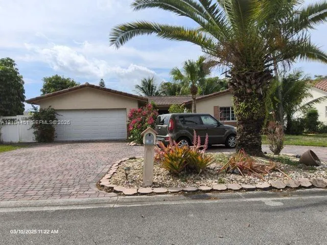 4-bedroom home at 11093 Glenwood Drive, Coral Springs