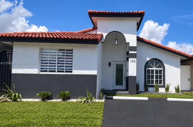 3-bedroom home at 7001 W 35th Avenue, Hialeah