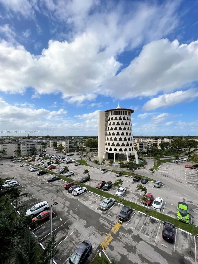 1-bedroom rental at 1750 NE 191st Street #714-2, Miami