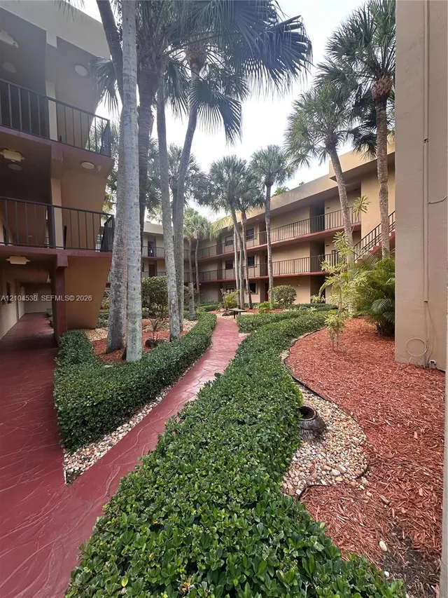 1-bedroom rental at 10845 SW 112th Avenue #211, Miami