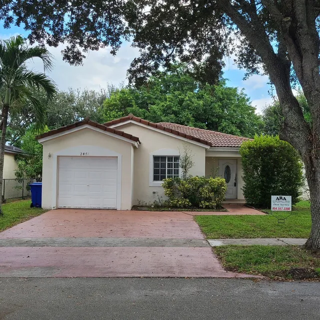 3-bedroom home at 2471 SW 102nd Avenue, Miramar