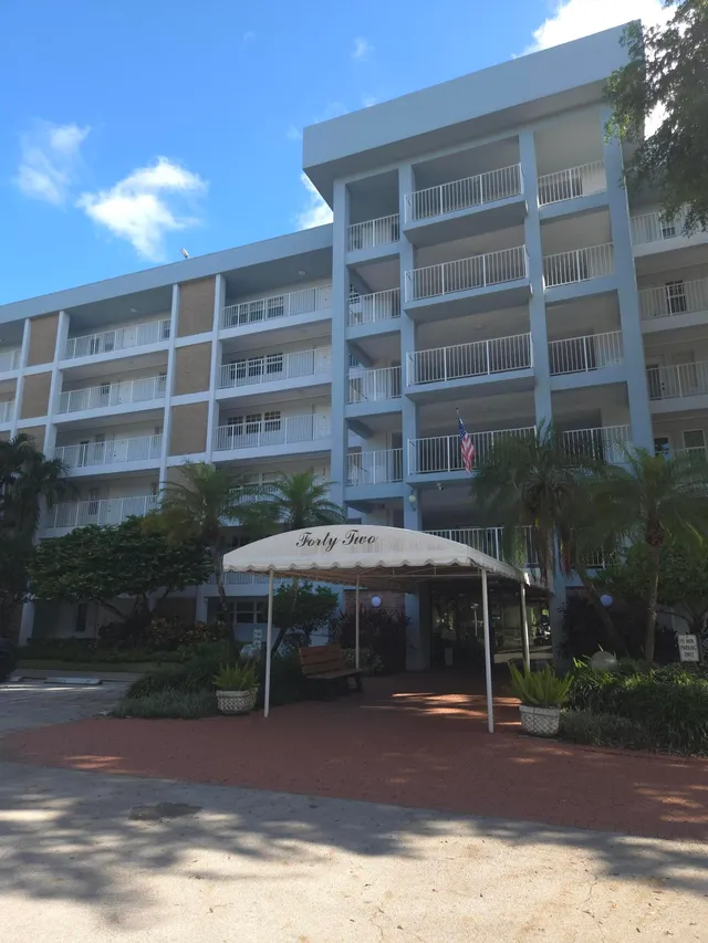 2-bedroom rental at 3150 N Course Lane #409, Pompano Beach
