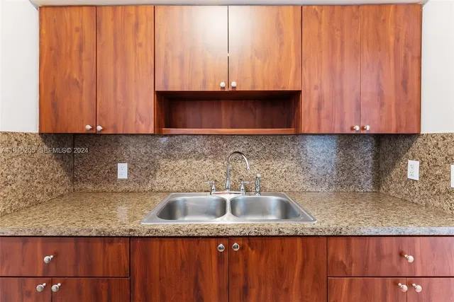 2-bedroom rental at 1142 NE 15th Avenue #B, Fort Lauderdale