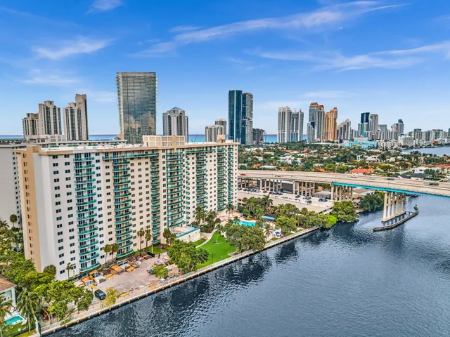 1-bedroom rental at 19390 COLLINS Avenue #PH-6, Sunny Isles Beach