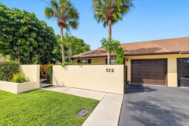 3-bedroom rental at 572 SW 28TH Avenue, Delray Beach