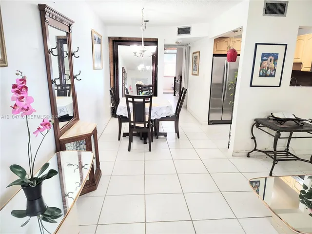 1-bedroom home at 9061 Sunrise Lakes Boulevard #102, Sunrise