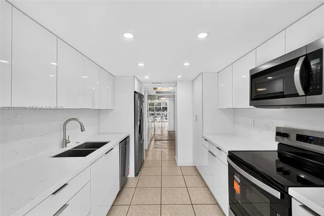 2-bedroom rental at 2000 Atlantic Shores Boulevard #120, Hallandale Beach