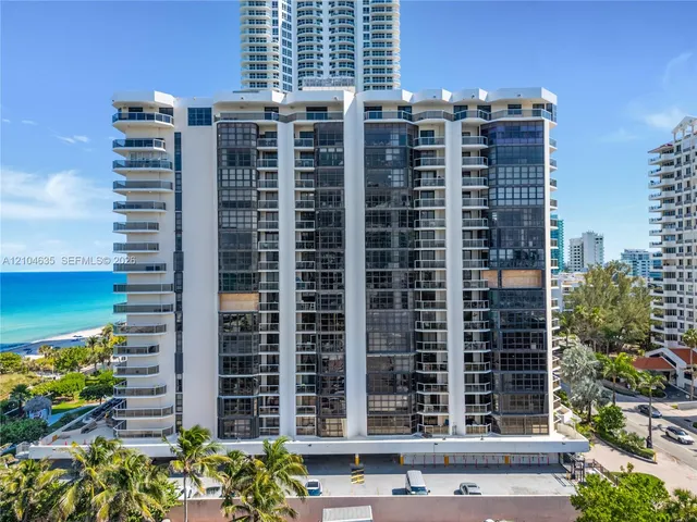 2-bedroom rental at 6423 Collins Avenue #703, Miami Beach