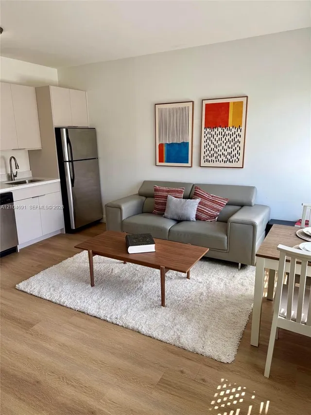 1-bedroom rental at 611 11th Street #105, Miami Beach