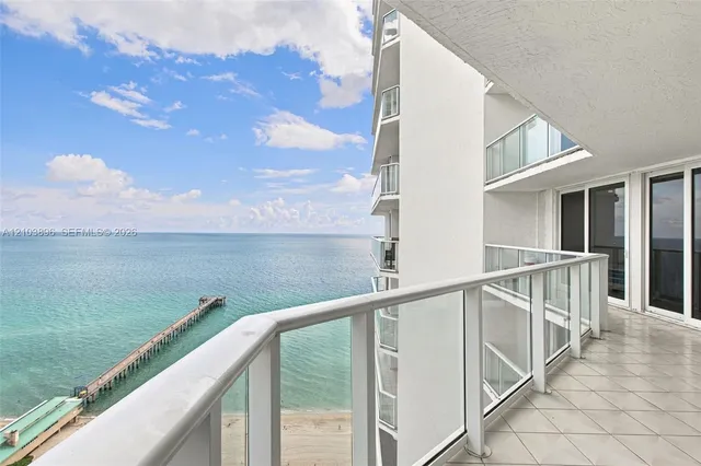 2-bedroom rental at 16485 Collins Avenue #2235, Sunny Isles Beach