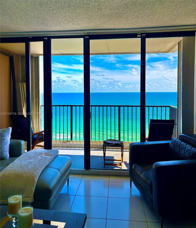 1-bedroom rental at 2101 S Ocean Drive #1902, Hollywood