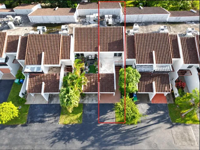 3-bedroom home at 6479 Racquet Club Drive, Lauderhill