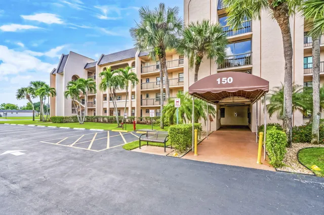 2-bedroom home at 150 LAKE NANCY Lane #219, West Palm Beach