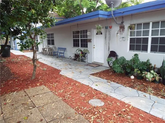 1-bedroom rental at 898 NE 39TH Street #2, Oakland Park