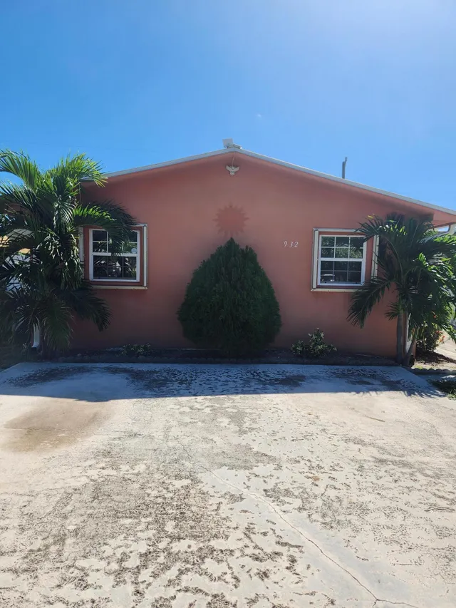 2-bedroom rental at 932 Green Street #A, West Palm Beach