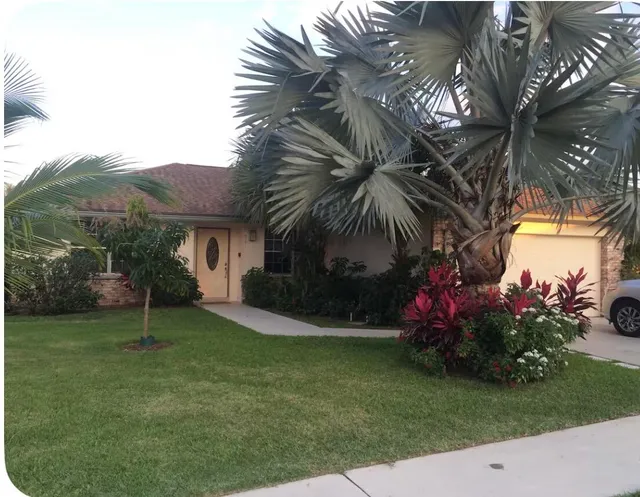 3-bedroom rental at 105 Raintree Trail, Jupiter