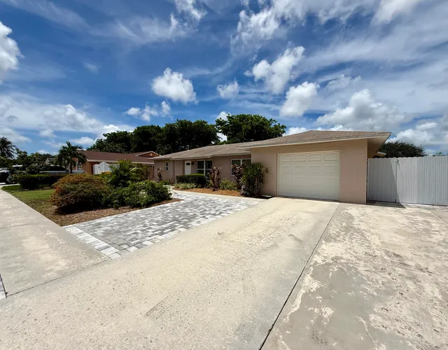 3-bedroom rental at 1403 W Libby Drive, West Palm Beach