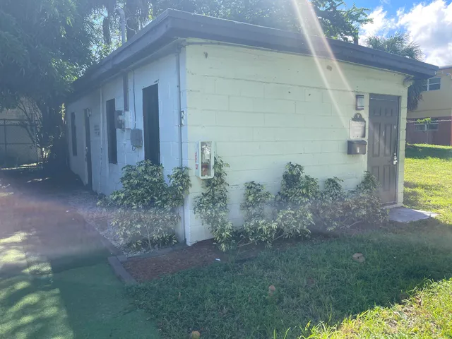2-bedroom rental at 103 NW 7TH #F, Pompano Beach