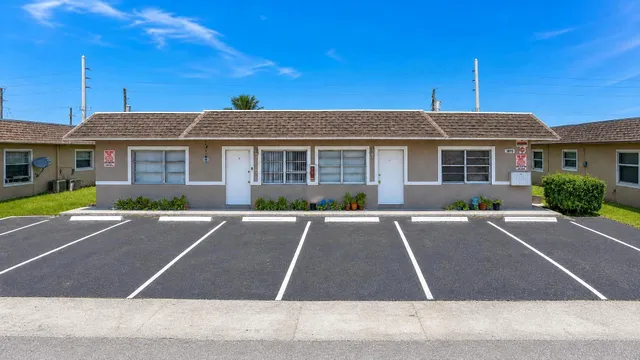 2-bedroom rental at 3970 NW 31ST Terrace #4, Lauderdale Lakes