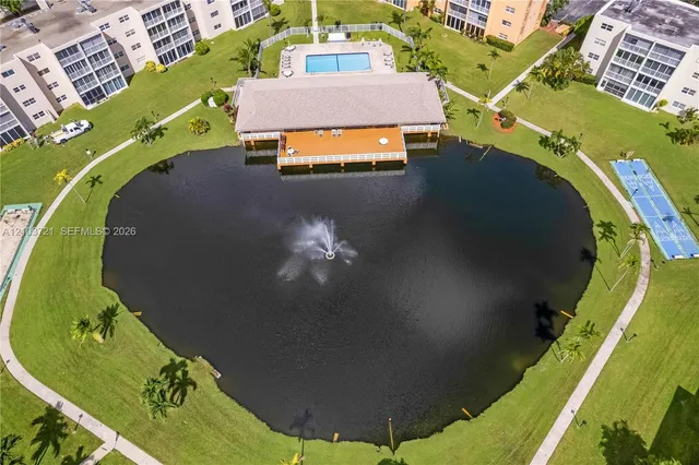 1-bedroom home at 206 SE 10th Street #303, Dania Beach