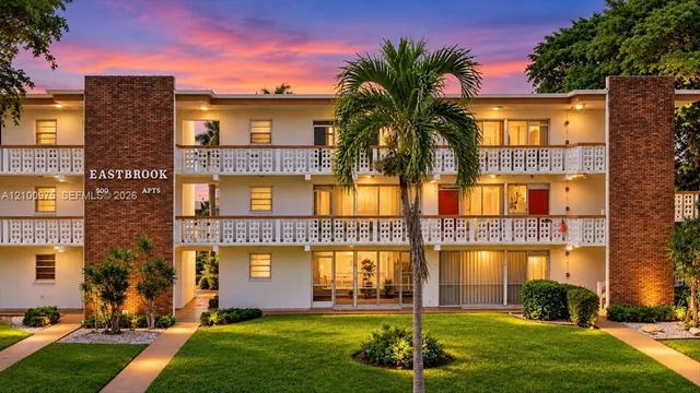2-bedroom home at 500 S Luna Court #3, Hollywood