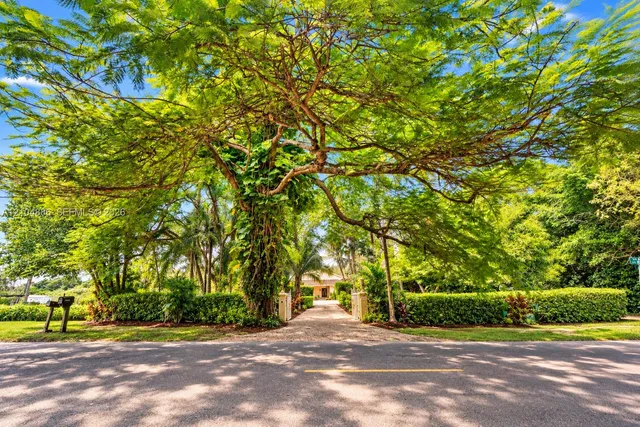 4-bedroom home at 23600 SW 187th Avenue, Homestead