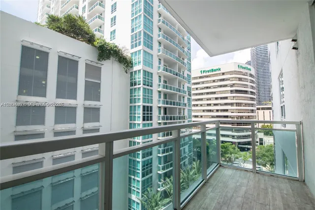1-bedroom rental at 950 Brickell Bay #703, Miami