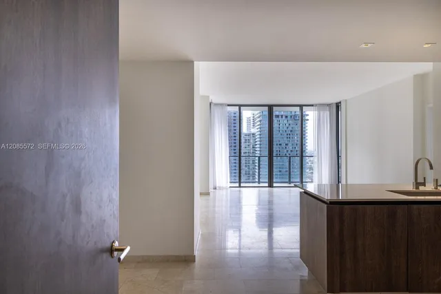 3-bedroom rental at 68 SE 6th Street #2404, Miami