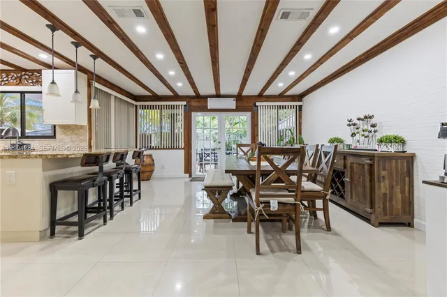 4-bedroom rental at 13948 Kendale Lakes Drive #13948, Miami