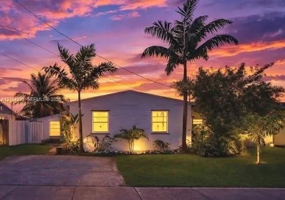 3-bedroom rental at 2718 Sherman Street, Hollywood