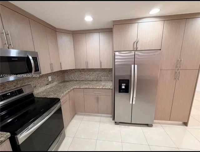 3-bedroom rental at 3011 N 74th Avenue, Hollywood