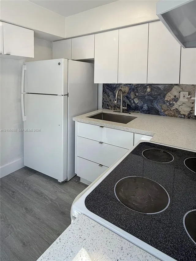 2-bedroom rental at 852 SW 1st Street #6, Miami