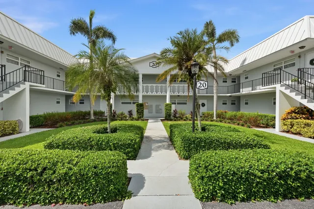 1-bedroom home at 20 COLONIAL CLUB Drive #202, Boynton Beach