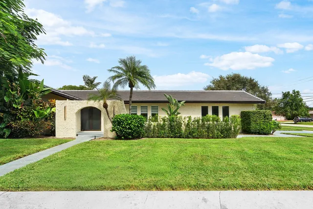 3-bedroom home at 2013 ARDLEY Road, North Palm Beach