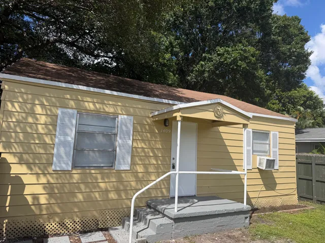 2-bedroom rental at 1409 NE 5th Terrace, Fort Lauderdale