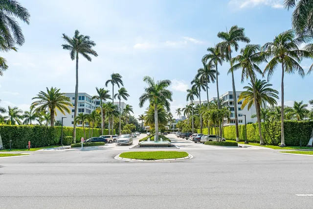 2-bedroom rental at 44 COCOANUT Row #222B, Palm Beach
