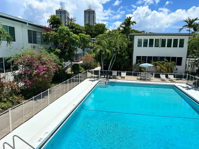 1-bedroom rental at 4720 PINE TREE Drive #11, Miami Beach