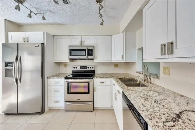 3-bedroom rental at 5201 NE 14TH Terrace #1, Fort Lauderdale