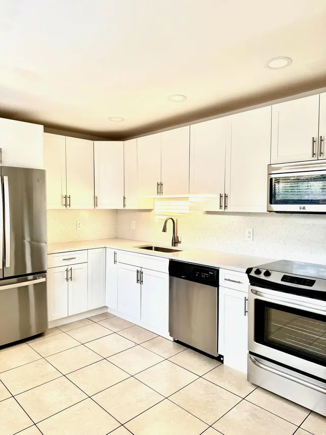 2-bedroom rental at 5549 Papaya Road, West Palm Beach