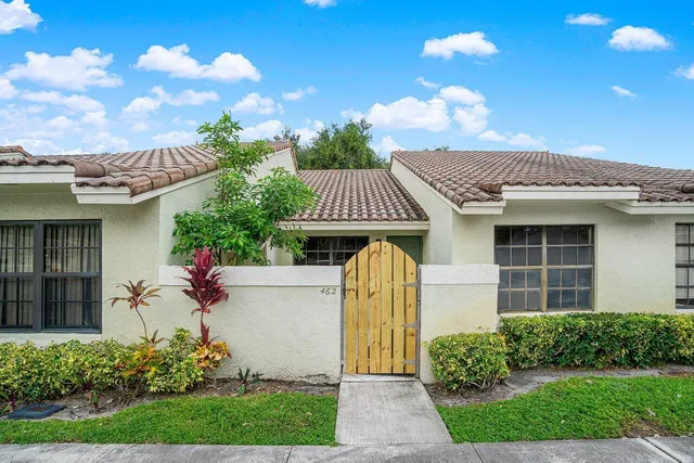 3-bedroom rental at 462 HARDWOOD Place #462, Boca Raton