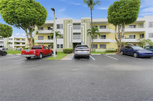 2-bedroom home at 10765 SW 108th Avenue #301, Miami