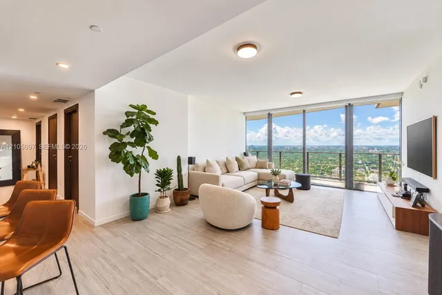 3-bedroom home at 1000 Brickell Plaza #4706, Miami