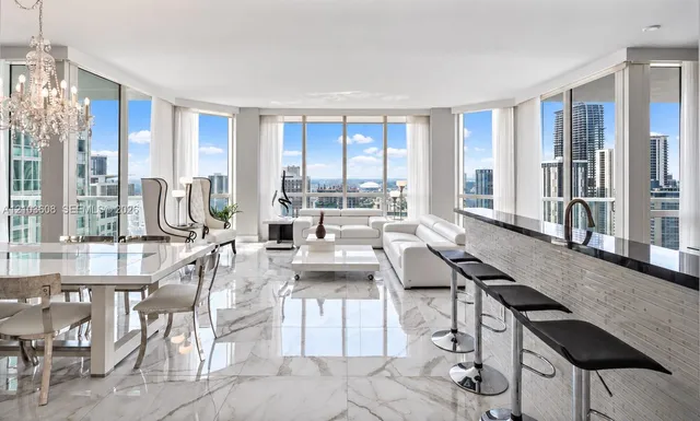 3-bedroom home at 244 Biscayne Boulevard #4308, Miami