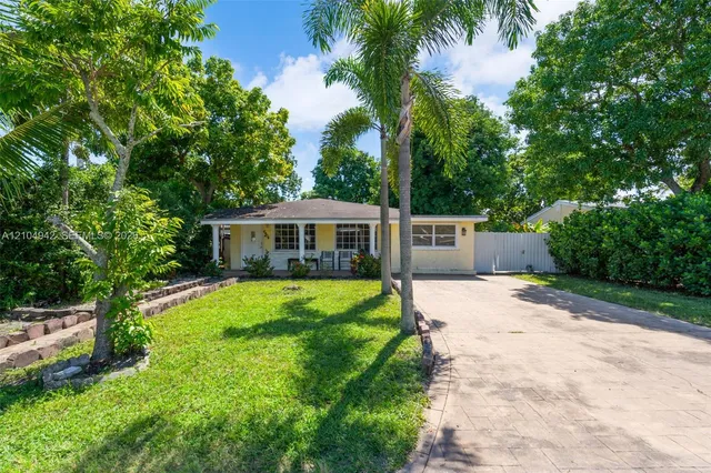 4-bedroom home at 6404 SW 22nd Street, Miramar