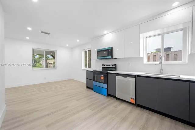 4-bedroom home at 3197 Cleveland Street, Hollywood